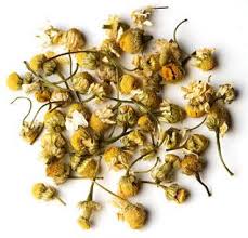 dried chamomile flowers